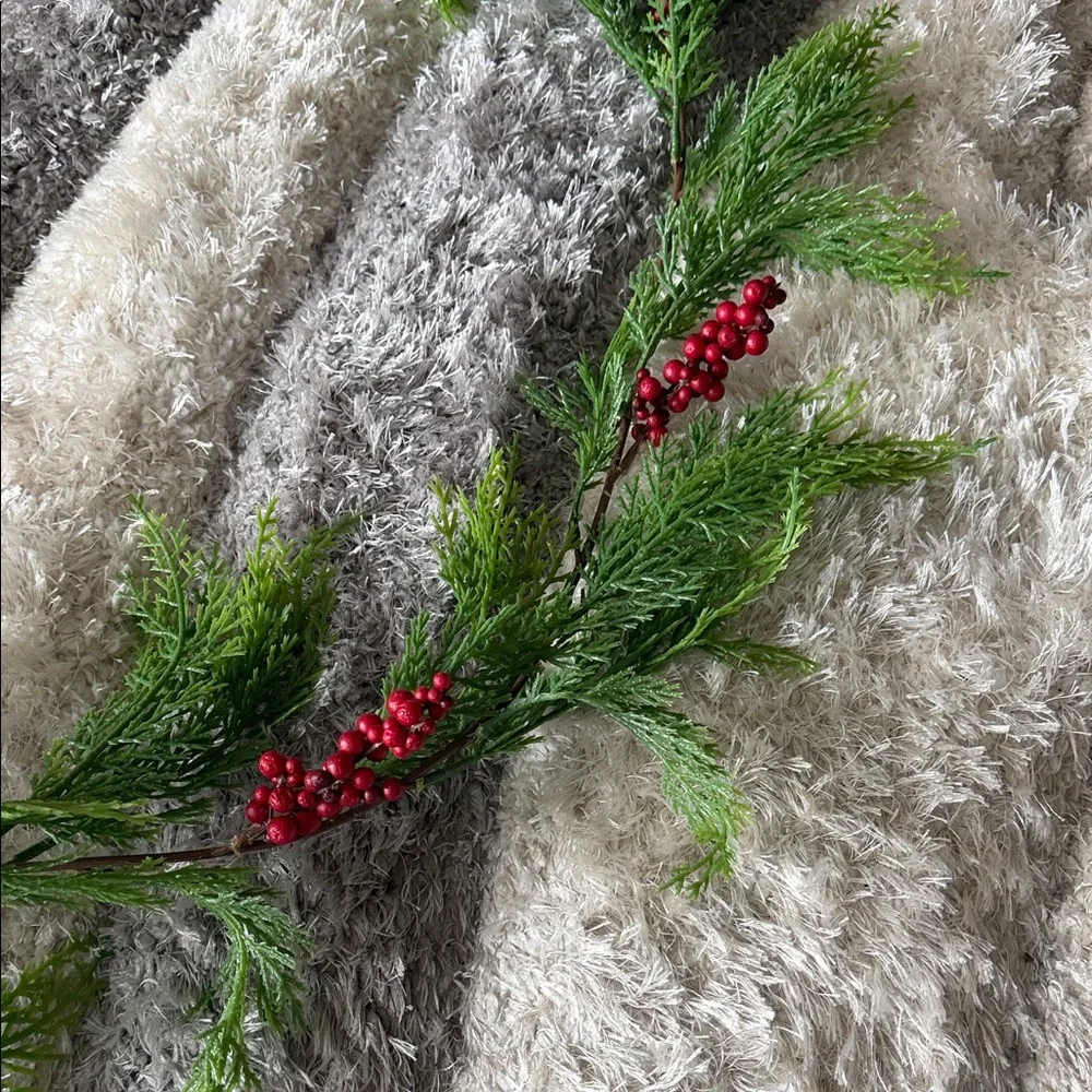 Green and Berry Garland - Green with Red Berries